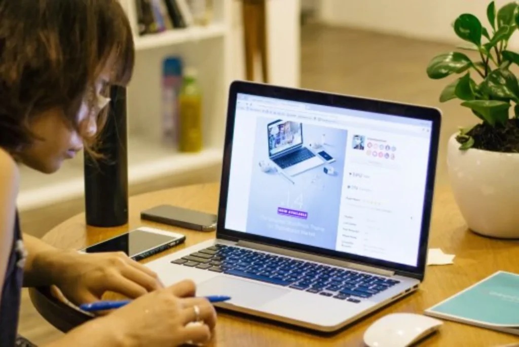 what digital marketing executive do