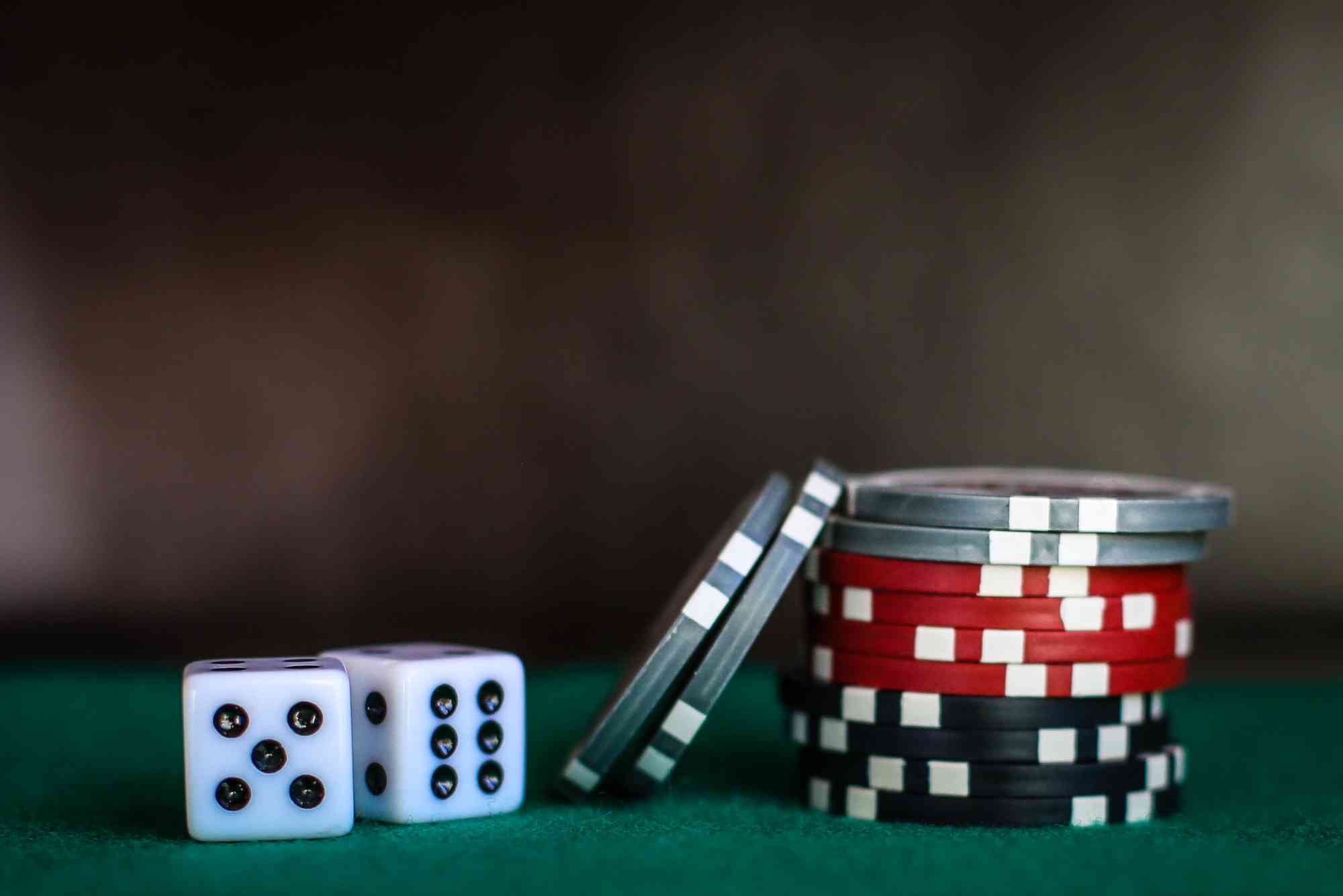 Are all online casinos regulated the same way?