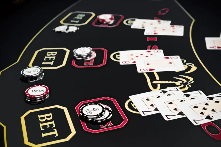 Which UK Online Casinos Offer In-Game Chat Features