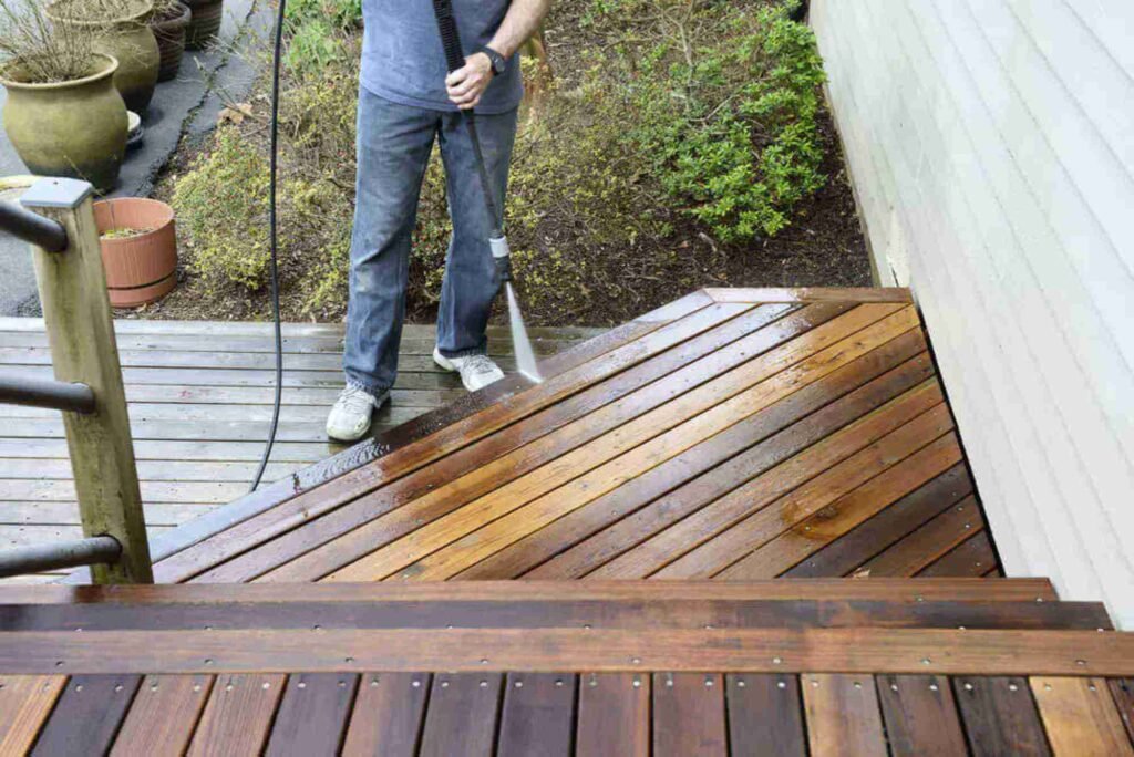 Deck and Fence Staining in Summerville SC